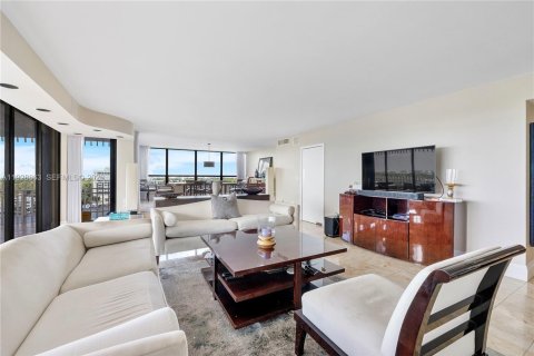 Condo in Miami, Florida, 3 bedrooms  № 2003157 - photo 4