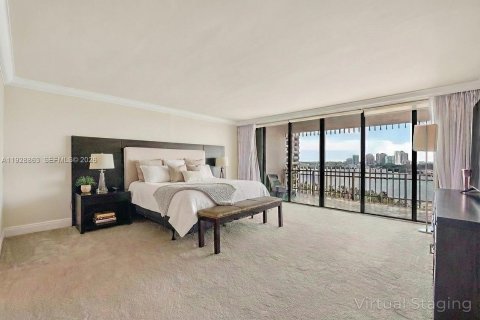 Condo in Miami, Florida, 3 bedrooms  № 2003157 - photo 14