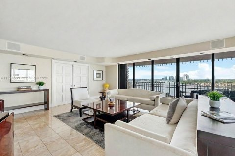 Condo in Miami, Florida, 3 bedrooms  № 2003157