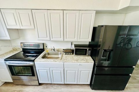 Купить кондоминиум в Майами-Бич, Флорида 2 спальни, 94.85м2, № 2054859 - фото 3