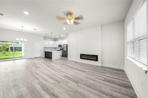 Villa ou maison à vendre à Port Charlotte, Floride: 4 chambres, 157.47 m2 № 2310441 - photo 8