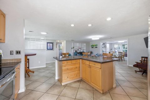 House in Venice, Florida 3 bedrooms, 164.53 sq.m. № 2277166 - photo 7