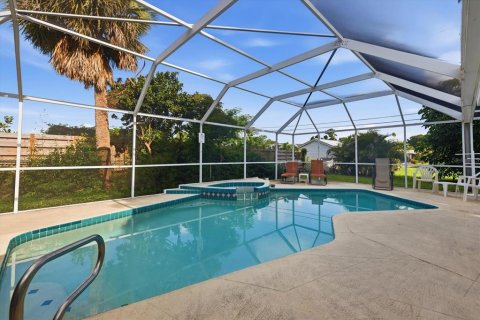 House in Venice, Florida 3 bedrooms, 164.53 sq.m. № 2277166 - photo 19