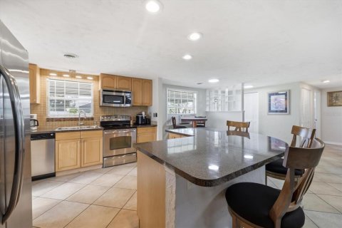 House in Venice, Florida 3 bedrooms, 164.53 sq.m. № 2277166 - photo 6