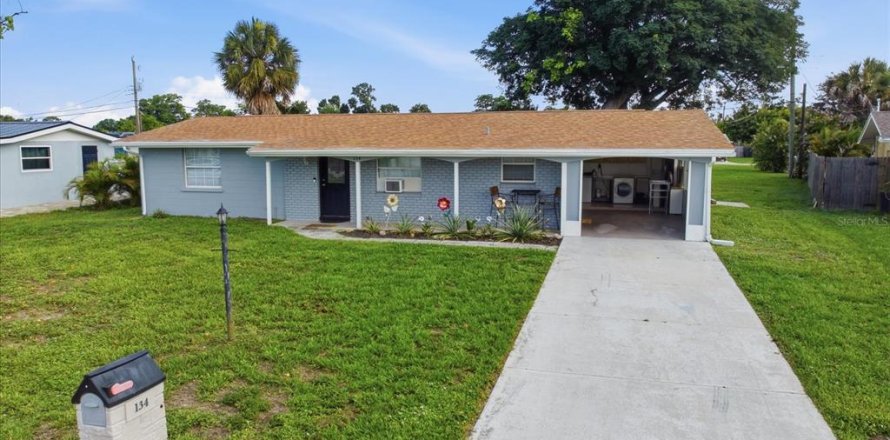 House in Venice, Florida 3 bedrooms, 164.53 sq.m. № 2277166