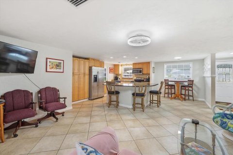 House in Venice, Florida 3 bedrooms, 164.53 sq.m. № 2277166 - photo 13