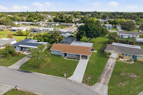 House in Venice, Florida 3 bedrooms, 164.53 sq.m. № 2277166 - photo 2