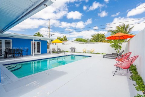 Снять в аренду виллу или дом в Холливуд, Флорида 4 спальни, 93.65м2, № 1987011 - фото 12