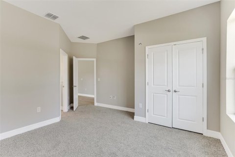 House in North Port, Florida 4 bedrooms, 184.88 sq.m. № 1723330 - photo 20