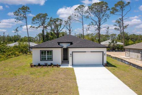 House in North Port, Florida 4 bedrooms, 184.88 sq.m. № 1723330 - photo 1