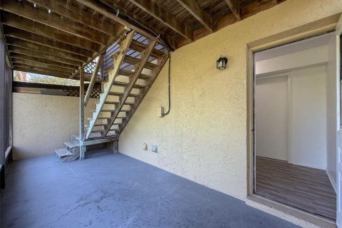 Condo in Tarpon Springs, Florida, 2 bedrooms  № 1745191 - photo 12