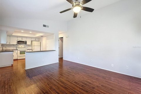 Condo in Tarpon Springs, Florida, 2 bedrooms  № 1745191 - photo 19