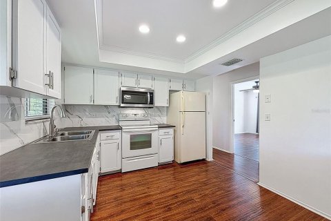Condo in Tarpon Springs, Florida, 2 bedrooms  № 1745191 - photo 6