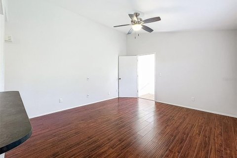 Condo in Tarpon Springs, Florida, 2 bedrooms  № 1745191 - photo 20