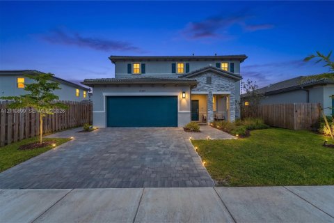Casa en Homestead, Florida 5 dormitorios, 276.29 m2 № 2426673