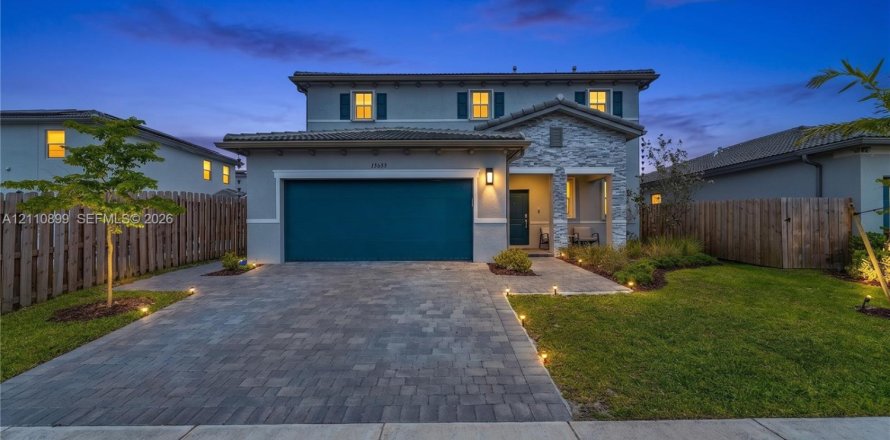 Casa en Homestead, Florida 5 dormitorios, 276.29 m2 № 2426673