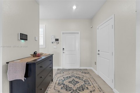 Casa en venta en Homestead, Florida, 5 dormitorios, 276.29 m2 № 2426673 - foto 9