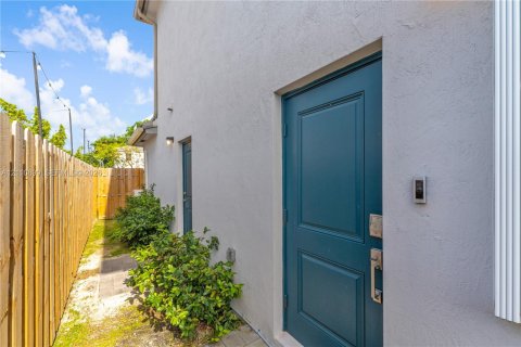 Casa en venta en Homestead, Florida, 5 dormitorios, 276.29 m2 № 2426673 - foto 30