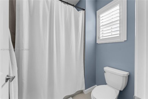 Casa en venta en Homestead, Florida, 5 dormitorios, 276.29 m2 № 2426673 - foto 15