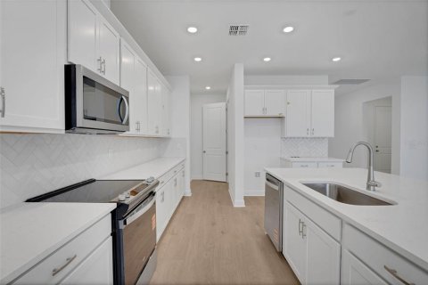 Casa en venta en Lady Lake, Florida, 3 dormitorios, 176.33 m2 № 1827845 - foto 12