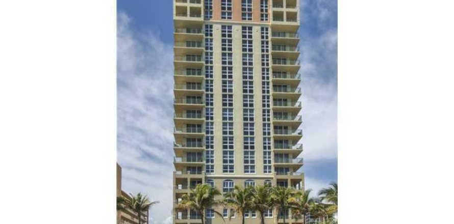 Condominio en Hallandale Beach, Florida, 2 dormitorios № 2245814