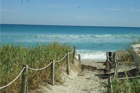 Condominio en alquiler en Hallandale Beach, Florida, 2 dormitorios, 106.84 m2 № 2245814 - foto 2