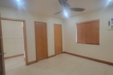 Condo in Miami Beach, Florida, 1 bedroom  № 2076607 - photo 18