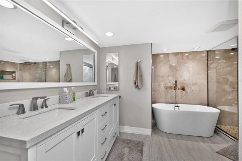 Condo in Punta Gorda, Florida, 2 bedrooms № 2156818 - photo 29