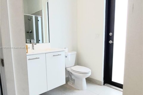 Propiedad comercial en alquiler en Miramar, Florida, 1 dormitorio, 337.51 m2 № 2013568 - foto 3