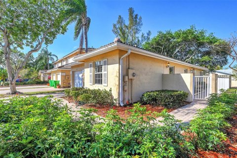 Townhouse in Sunrise, Florida 3 bedrooms, 104.05 sq.m. № 2249242 - photo 3