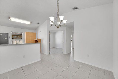 Townhouse in Sunrise, Florida 3 bedrooms, 104.05 sq.m. № 2249242 - photo 24
