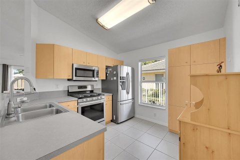 Townhouse in Sunrise, Florida 3 bedrooms, 104.05 sq.m. № 2249242 - photo 8