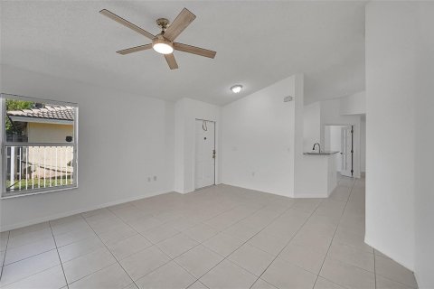 Townhouse in Sunrise, Florida 3 bedrooms, 104.05 sq.m. № 2249242 - photo 27