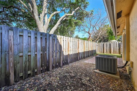Townhouse in Sunrise, Florida 3 bedrooms, 104.05 sq.m. № 2249242 - photo 5