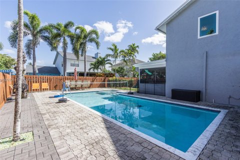 House in Plantation, Florida 4 bedrooms, 187.29 sq.m. № 2068922 - photo 12