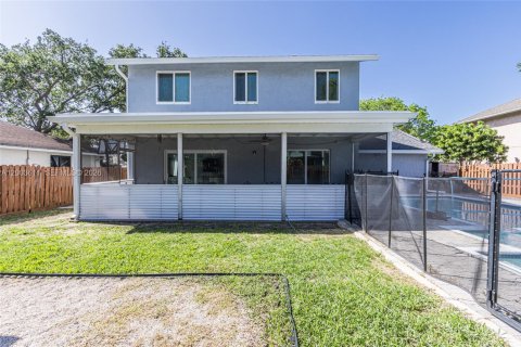 House in Plantation, Florida 4 bedrooms, 187.29 sq.m. № 2068922 - photo 8