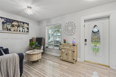 House in Plantation, Florida 4 bedrooms, 187.29 sq.m. № 2068922 - photo 20