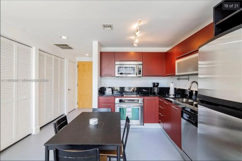 Condominio en venta en Miami, Florida, 1 dormitorio, 90.86 m2 № 2057980 - foto 6