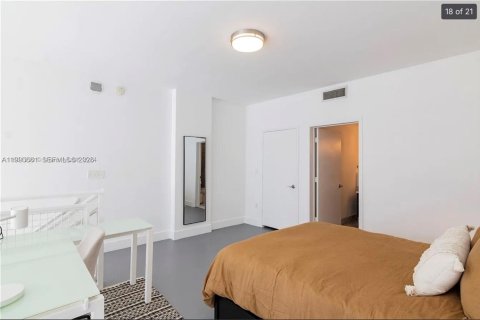 Condominio en venta en Miami, Florida, 1 dormitorio, 90.86 m2 № 2057980 - foto 12