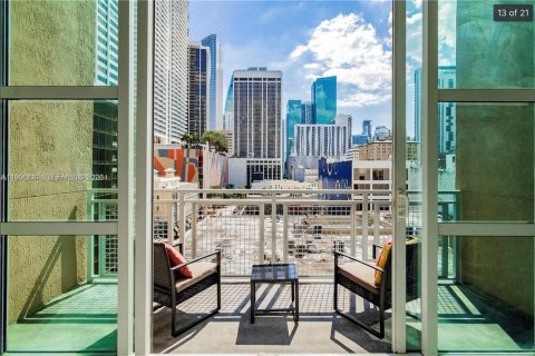 Condominio en venta en Miami, Florida, 1 dormitorio, 90.86 m2 № 2057980 - foto 18