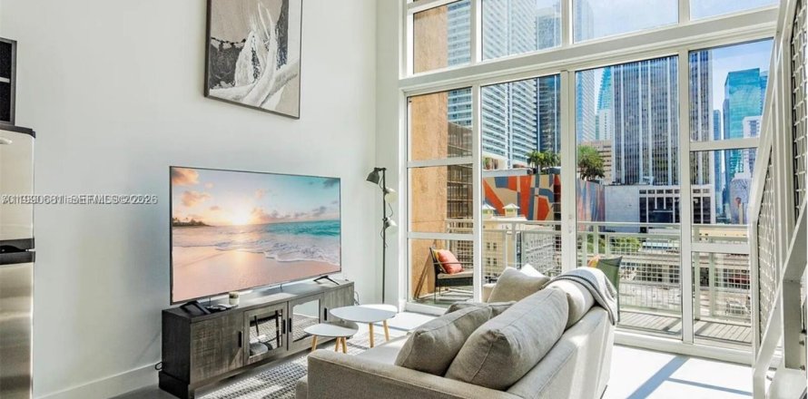 Condominio en Miami, Florida, 1 dormitorio  № 2057980