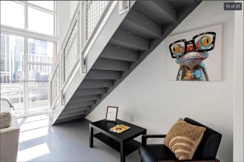 Condominio en venta en Miami, Florida, 1 dormitorio, 90.86 m2 № 2057980 - foto 16