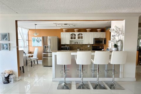 Condominio en venta en Sunny Isles Beach, Florida, 2 dormitorios, 138.24 m2 № 1984377 - foto 7