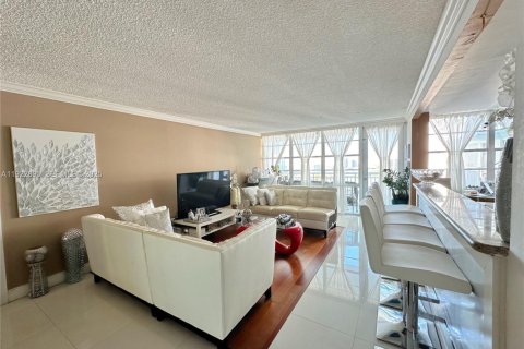 Condominio en venta en Sunny Isles Beach, Florida, 2 dormitorios, 138.24 m2 № 1984377 - foto 6