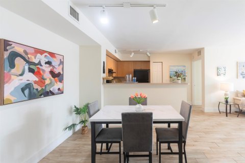 Apartment in Miami, Florida 2 bedrooms, 94.85 sq.m. № 2086705 - photo 8