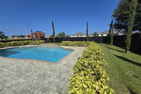 Casa en alquiler en Port St. Lucie, Florida, 3 dormitorios, 191.47 m2 № 1950376 - foto 8