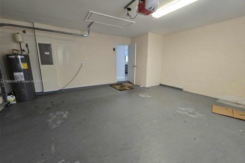 Casa en alquiler en Port St. Lucie, Florida, 3 dormitorios, 191.47 m2 № 1950376 - foto 7