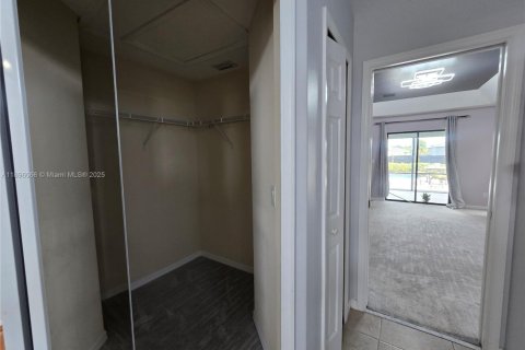 Casa en alquiler en Port St. Lucie, Florida, 3 dormitorios, 191.47 m2 № 1950376 - foto 10