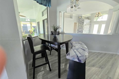 Casa en alquiler en Port St. Lucie, Florida, 3 dormitorios, 191.47 m2 № 1950376 - foto 2