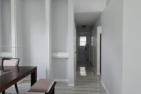 Casa en alquiler en Port St. Lucie, Florida, 3 dormitorios, 191.47 m2 № 1950376 - foto 15